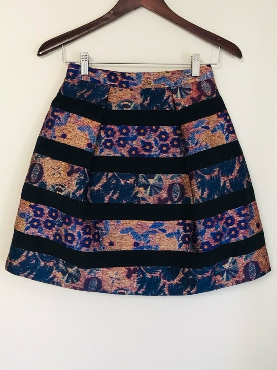 H&M Dresses & Skirts - Brocade Skirt